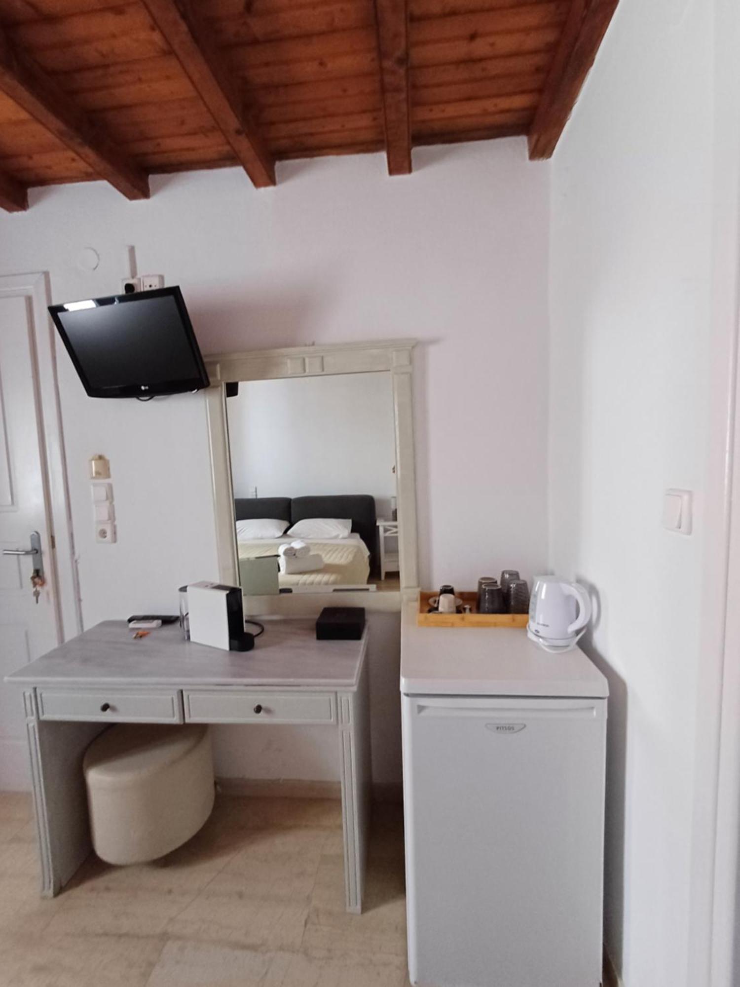 Manos Rooms Mykonos Town Extérieur photo